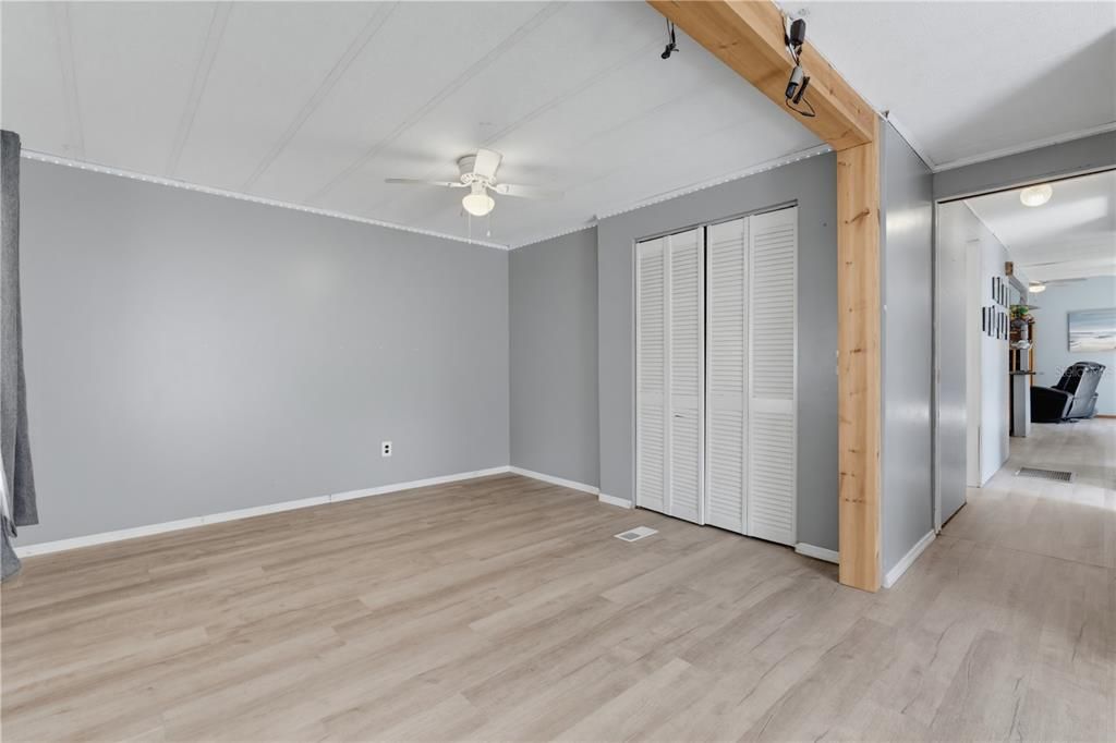 En Venta: $249,999 (5 camas, 2 baños, 2866 Pies cuadrados)