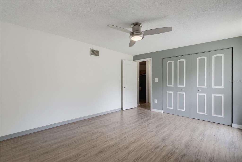 En Venta: $249,999 (5 camas, 2 baños, 2866 Pies cuadrados)