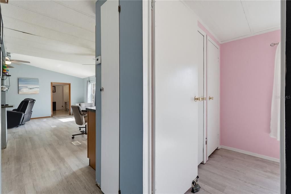 En Venta: $249,999 (5 camas, 2 baños, 2866 Pies cuadrados)