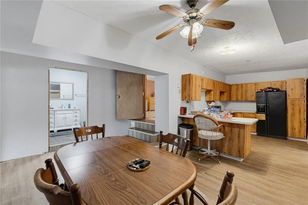 En Venta: $249,999 (5 camas, 2 baños, 2866 Pies cuadrados)
