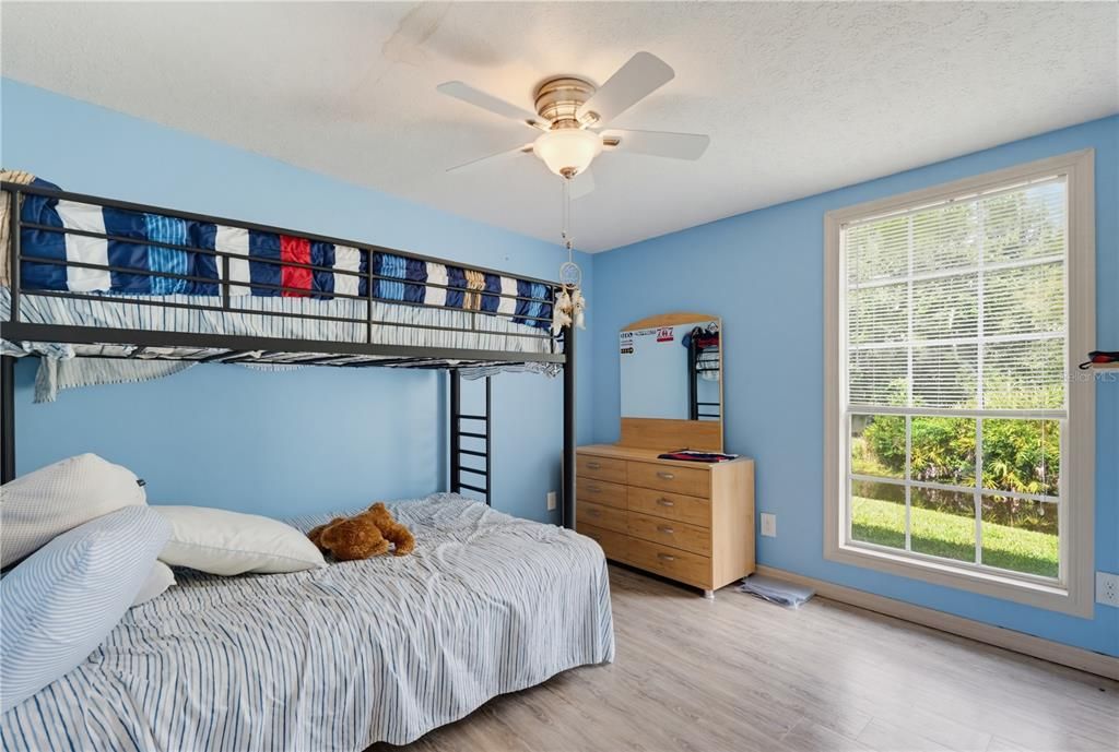 En Venta: $249,999 (5 camas, 2 baños, 2866 Pies cuadrados)