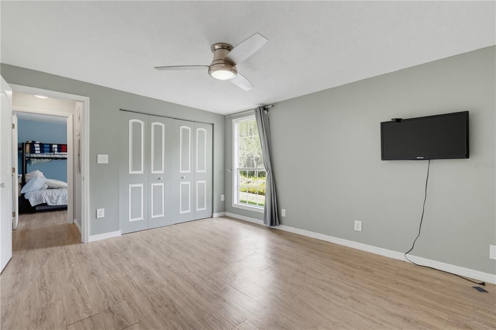 En Venta: $249,999 (5 camas, 2 baños, 2866 Pies cuadrados)