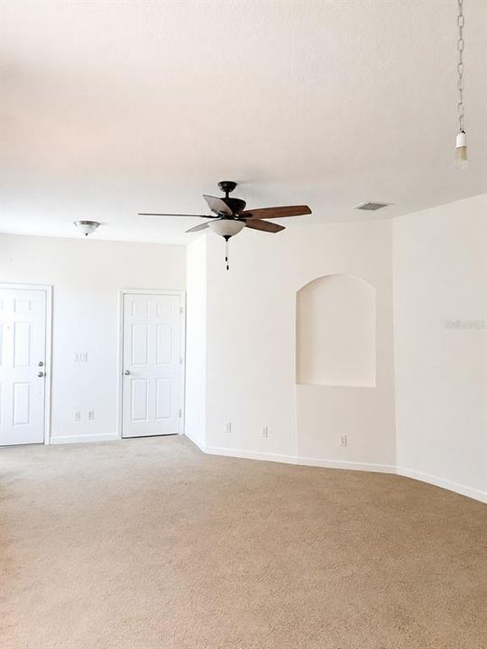 For Sale: $319,900 (3 beds, 2 baths, 1632 Square Feet)
