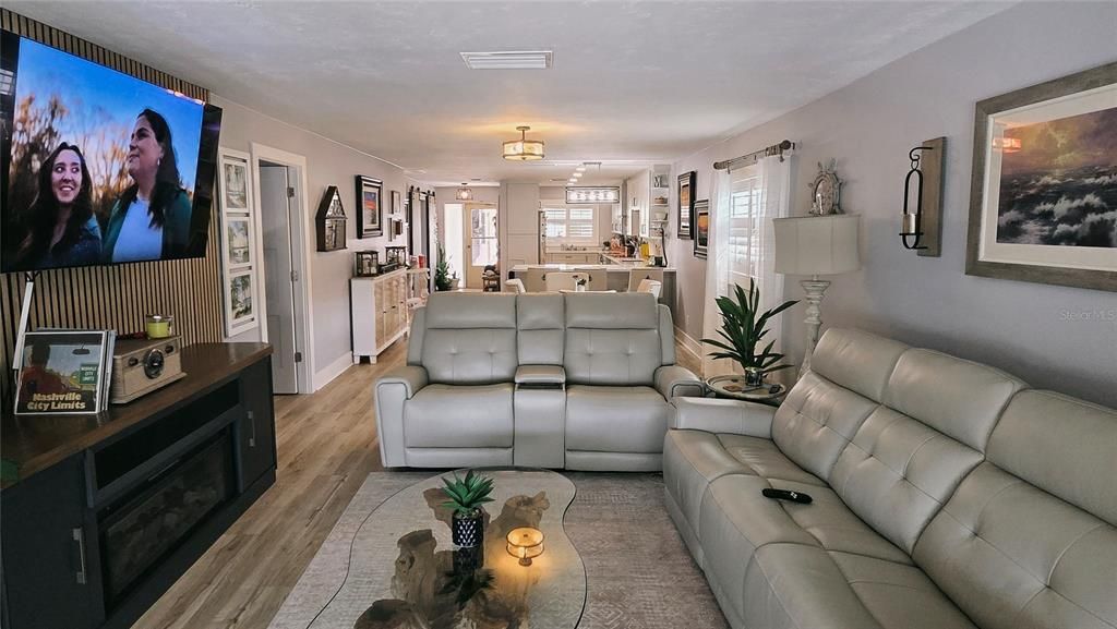 For Rent: $3,400 (2 beds, 2 baths, 1400 Square Feet)