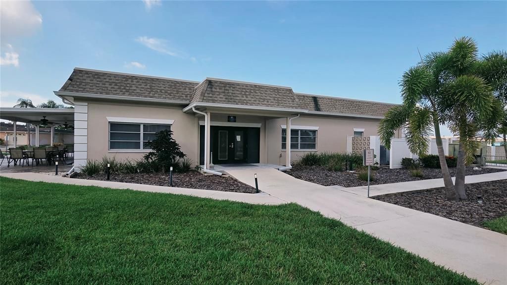 For Rent: $3,400 (2 beds, 2 baths, 1400 Square Feet)