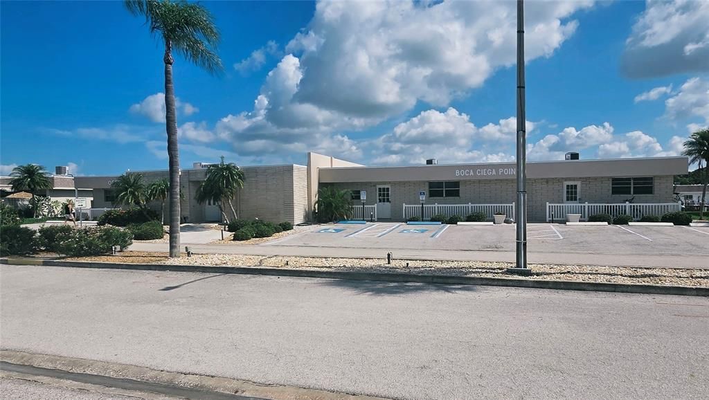 For Rent: $3,400 (2 beds, 2 baths, 1400 Square Feet)