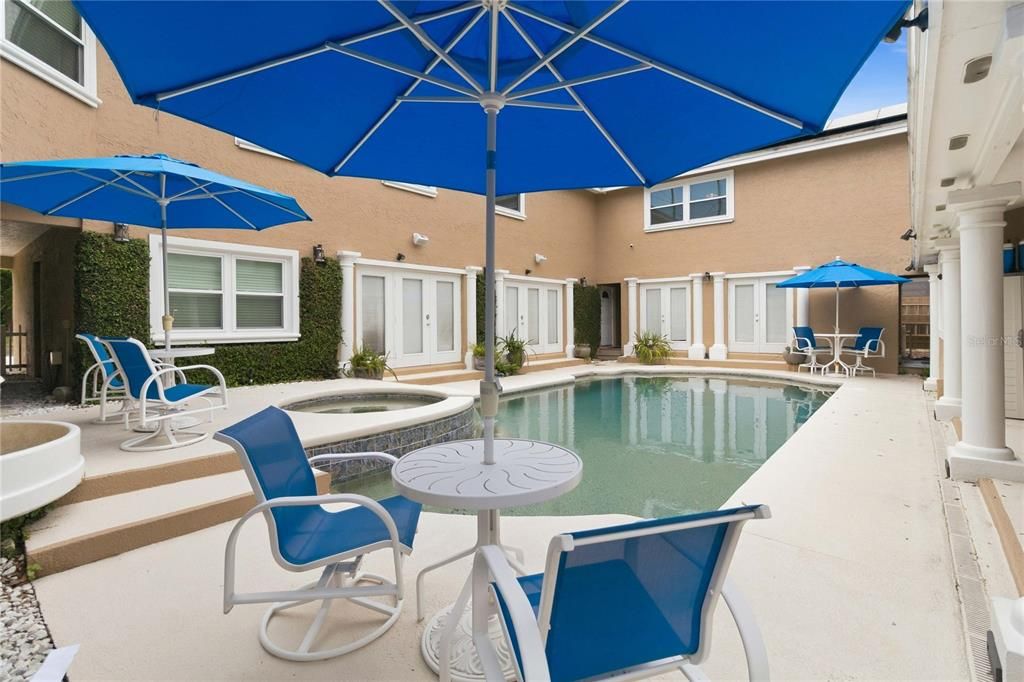 En Venta: $2,150,000 (8 camas, 9 baños, 8386 Pies cuadrados)