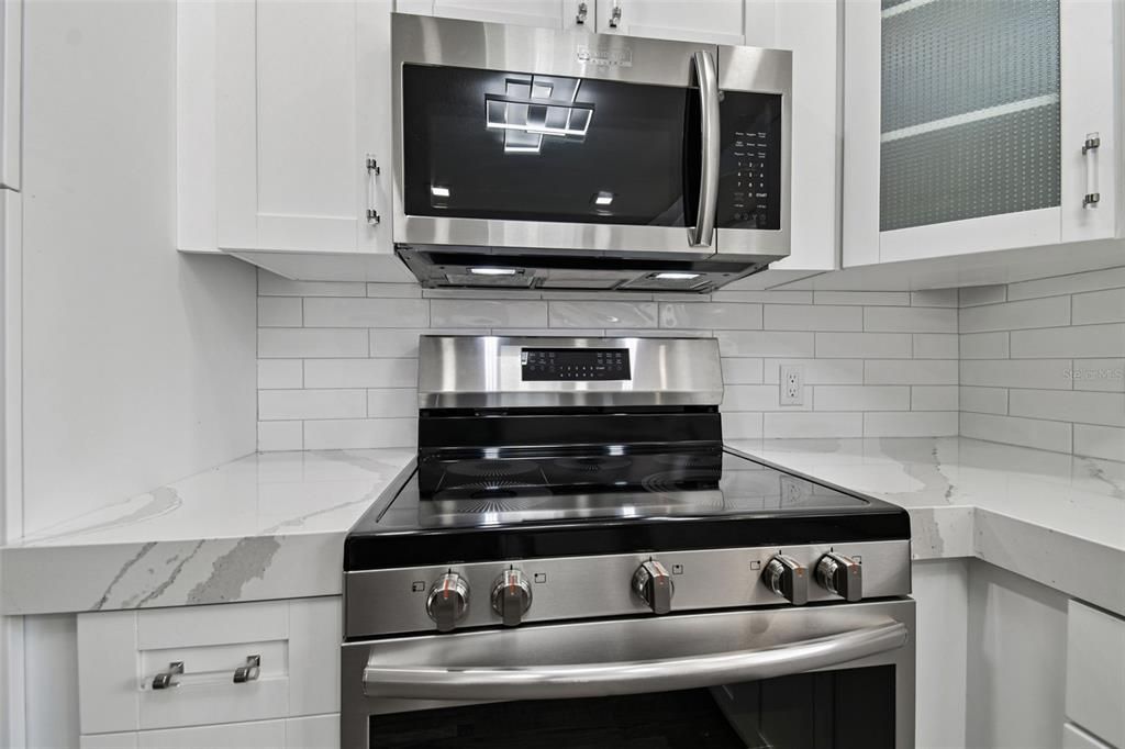 For Rent: $2,250 (3 beds, 2 baths, 1437 Square Feet)