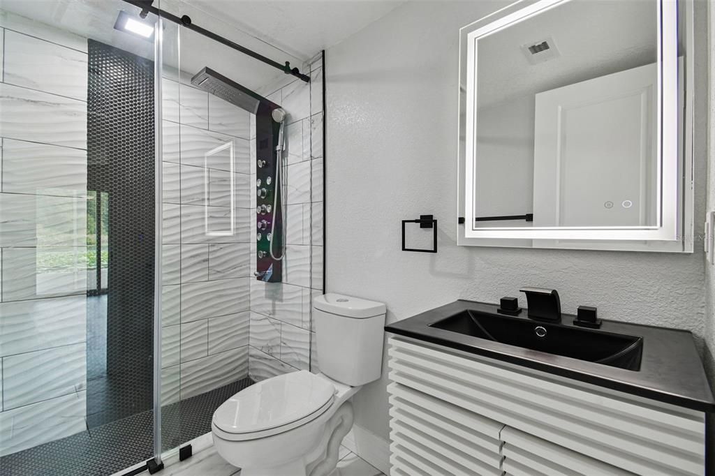 For Rent: $2,250 (3 beds, 2 baths, 1437 Square Feet)