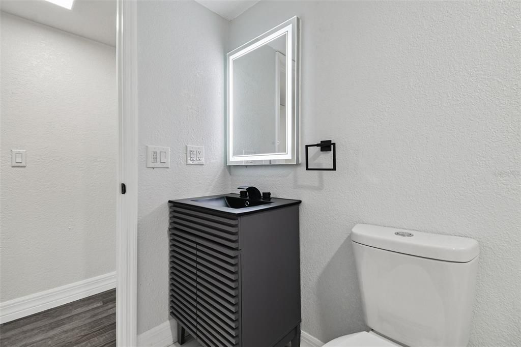 For Rent: $2,250 (3 beds, 2 baths, 1437 Square Feet)
