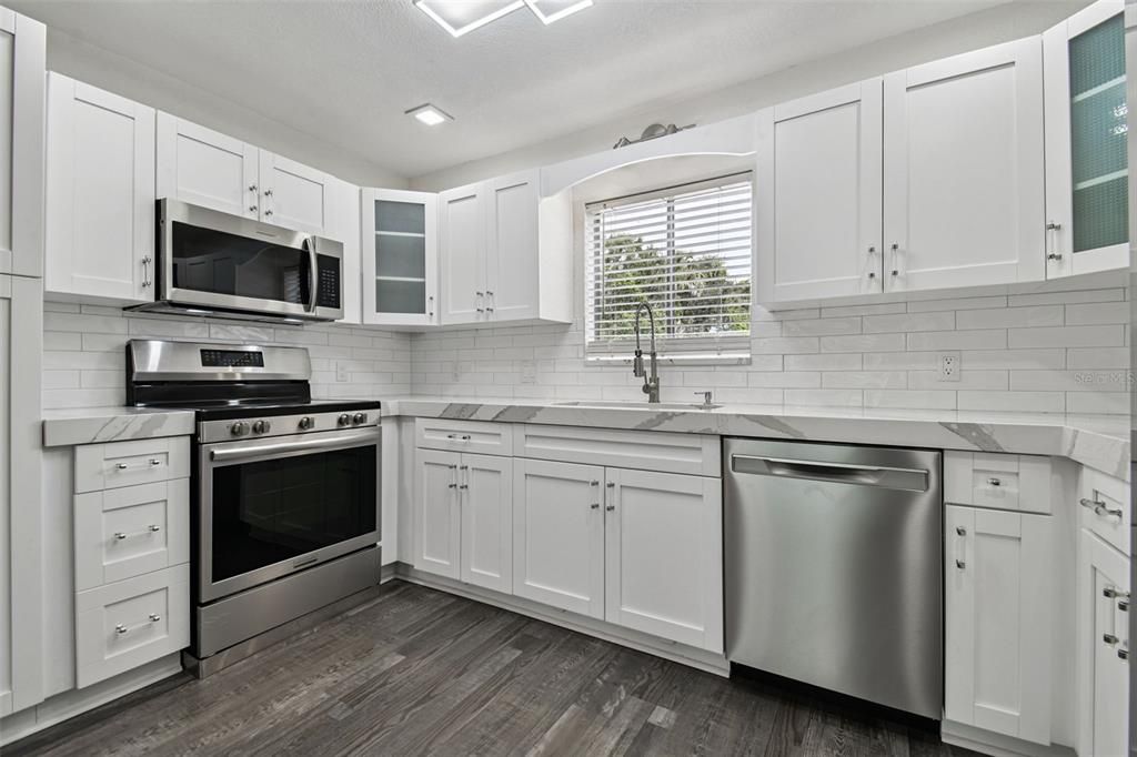 For Rent: $2,250 (3 beds, 2 baths, 1437 Square Feet)
