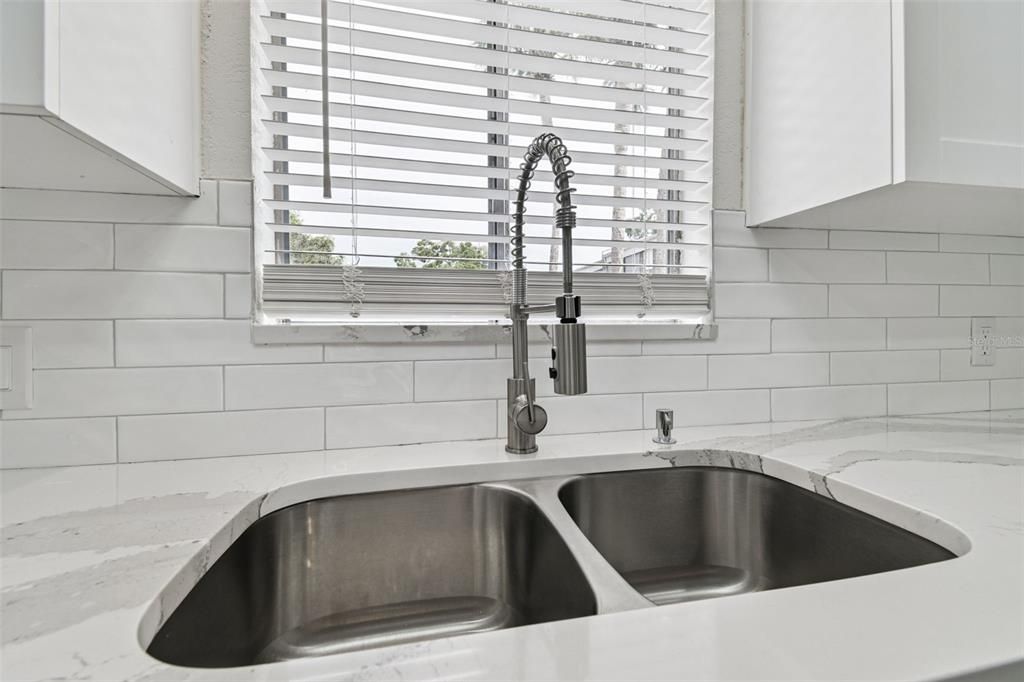 For Rent: $2,250 (3 beds, 2 baths, 1437 Square Feet)
