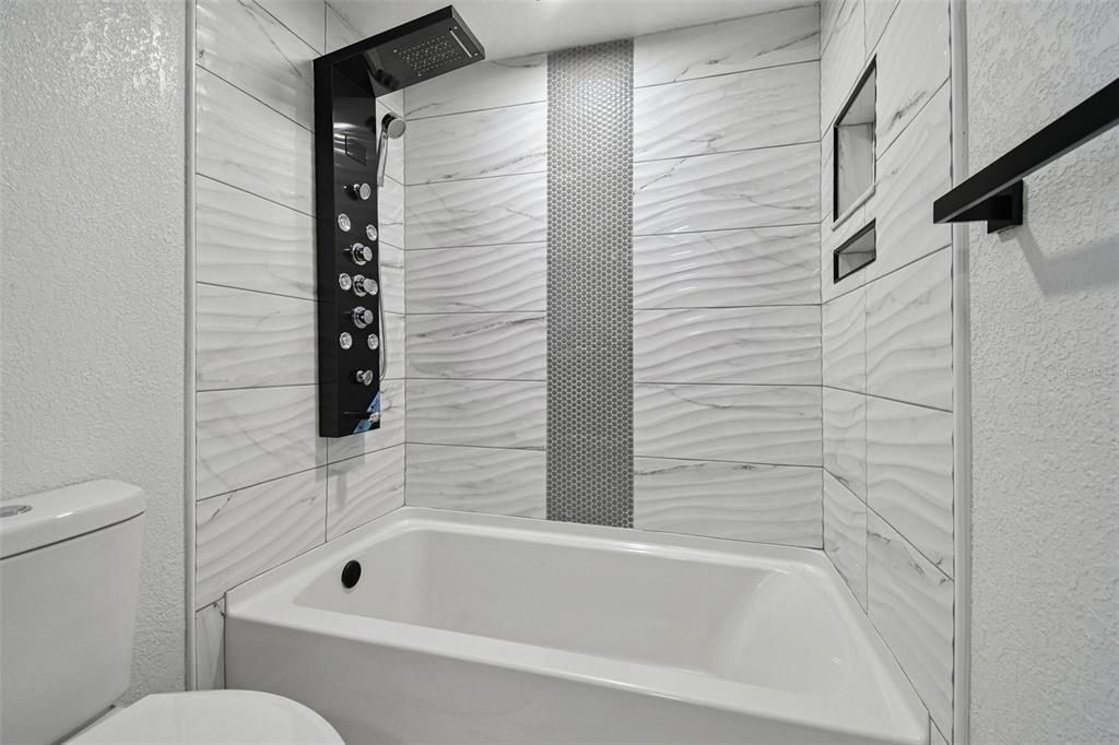 For Rent: $2,250 (3 beds, 2 baths, 1437 Square Feet)