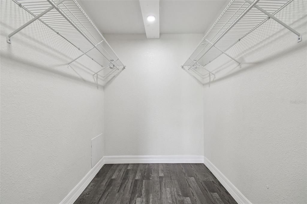 For Rent: $2,250 (3 beds, 2 baths, 1437 Square Feet)