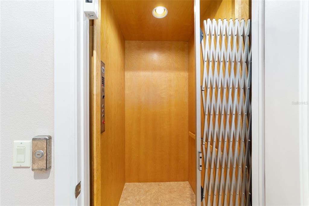 На продажу: $599,000 (3 спален, 2 ванн, 2315 Квадратных фут)