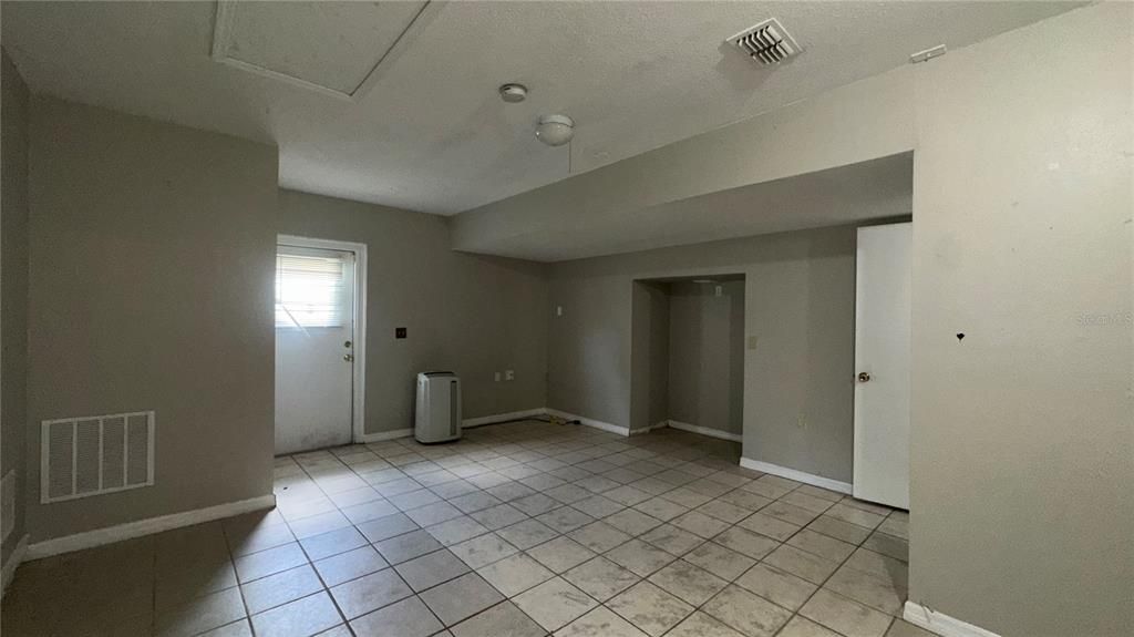 For Rent: $2,250 (3 beds, 2 baths, 1468 Square Feet)