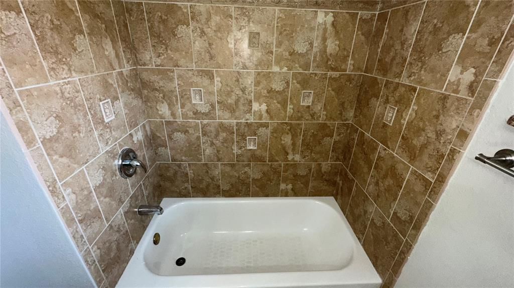 For Rent: $2,250 (3 beds, 2 baths, 1468 Square Feet)