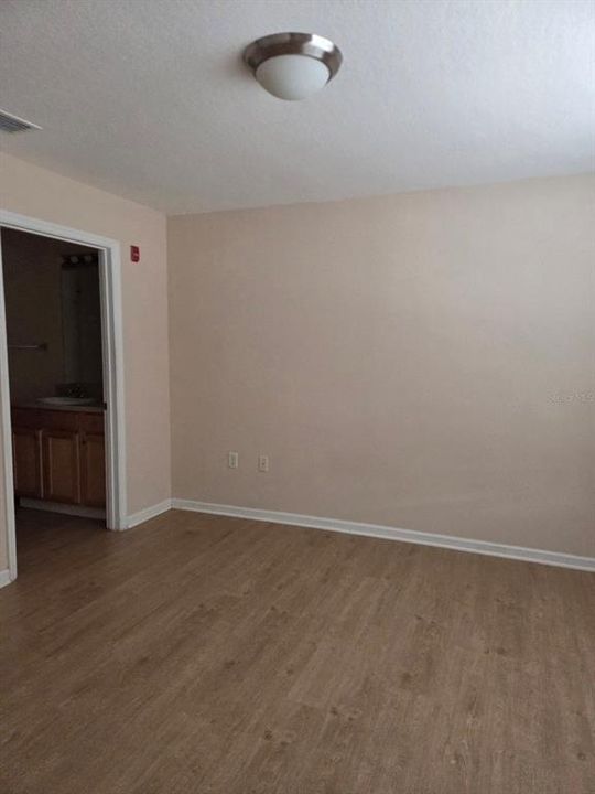 В аренду: $1,900 (3 спален, 2 ванн, 1231 Квадратных фут)