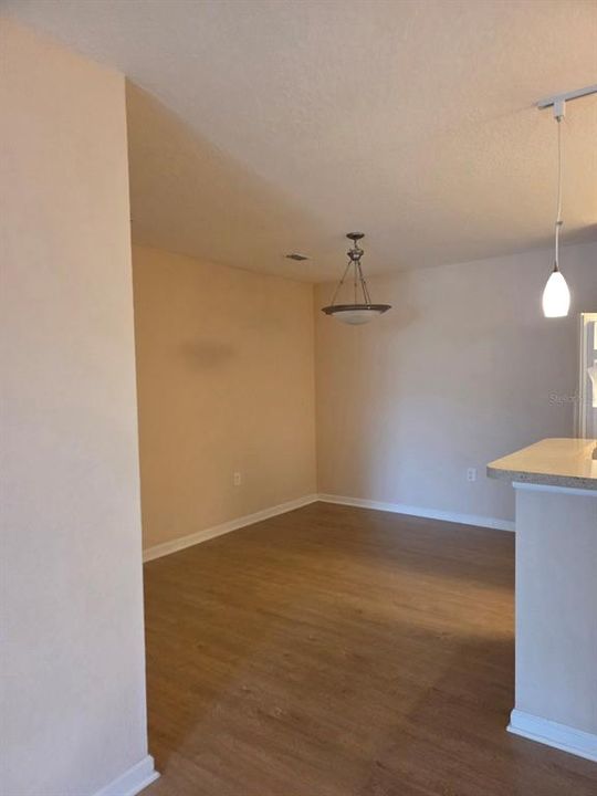 В аренду: $1,900 (3 спален, 2 ванн, 1231 Квадратных фут)