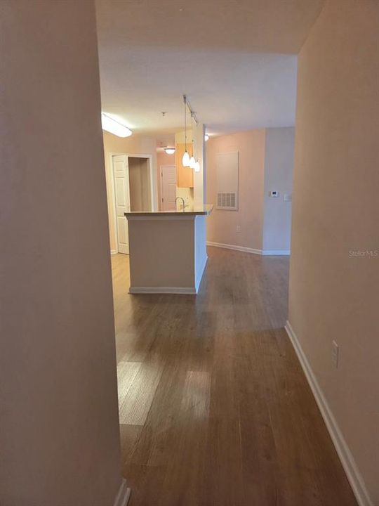 В аренду: $1,900 (3 спален, 2 ванн, 1231 Квадратных фут)