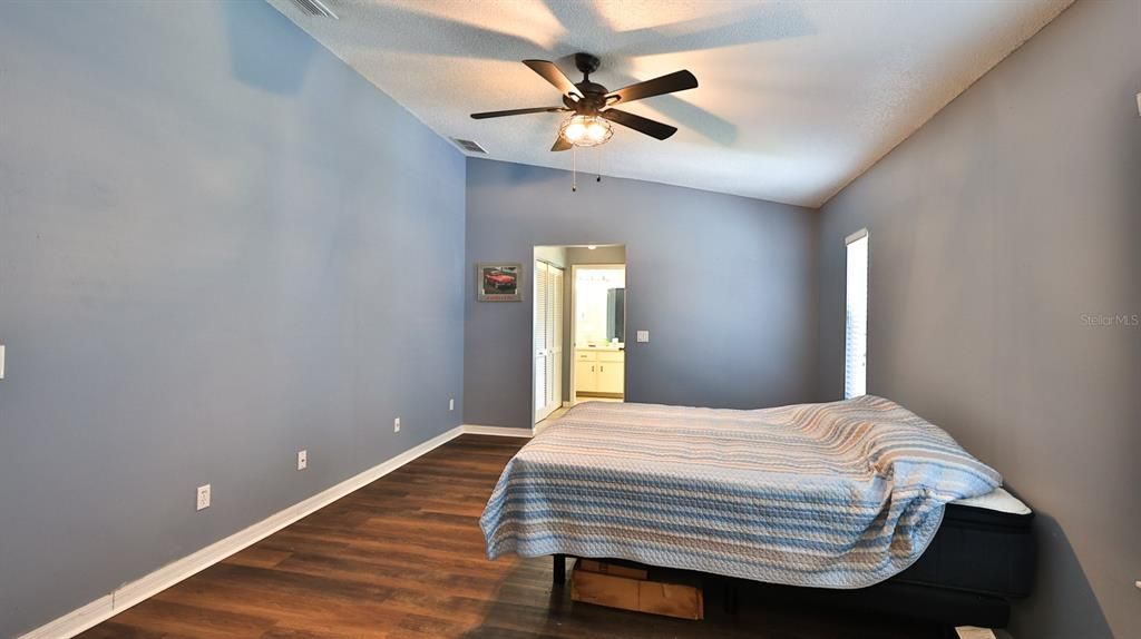 For Sale: $585,000 (4 beds, 2 baths, 2944 Square Feet)