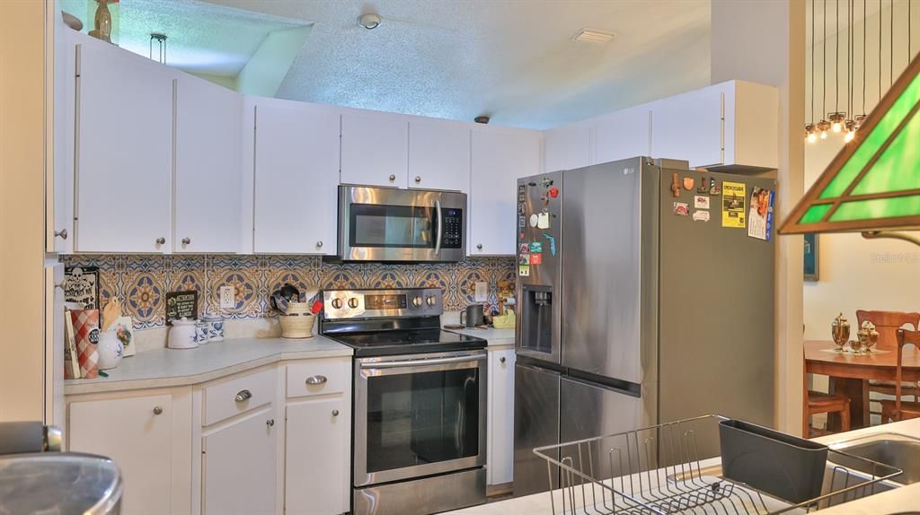 For Sale: $585,000 (4 beds, 2 baths, 2944 Square Feet)