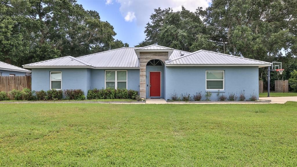For Sale: $585,000 (4 beds, 2 baths, 2944 Square Feet)