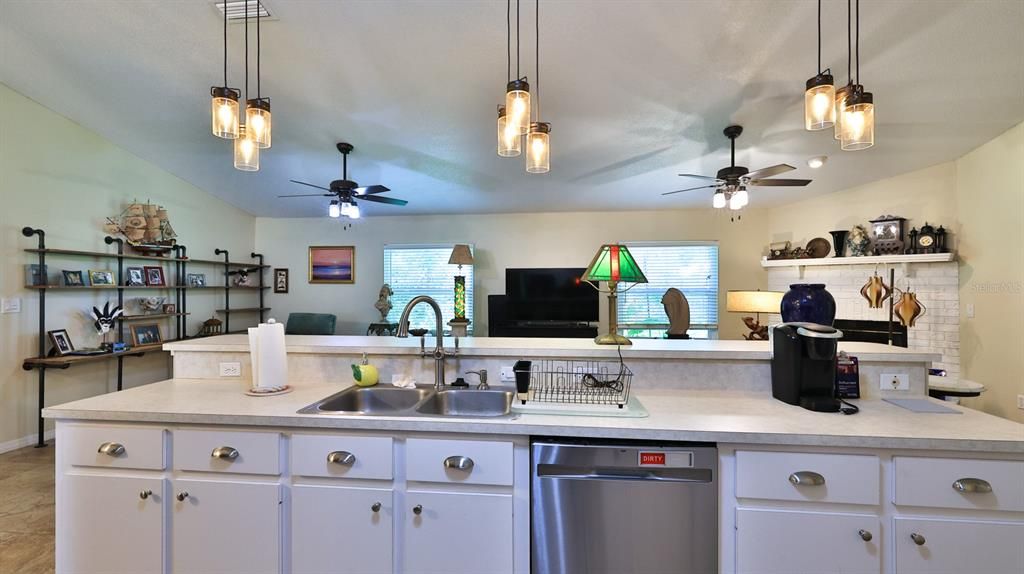 For Sale: $585,000 (4 beds, 2 baths, 2944 Square Feet)