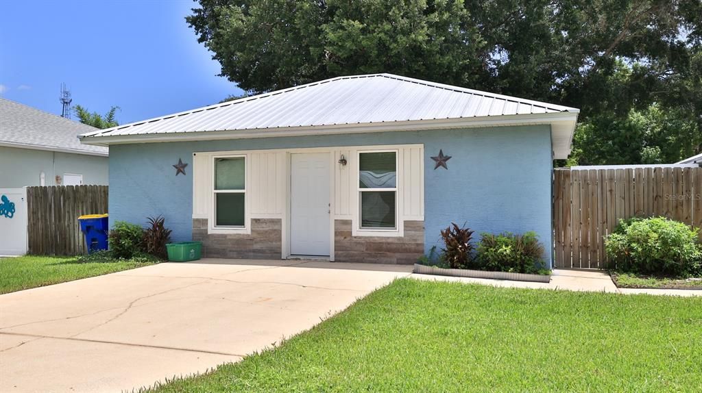 For Sale: $585,000 (4 beds, 2 baths, 2944 Square Feet)