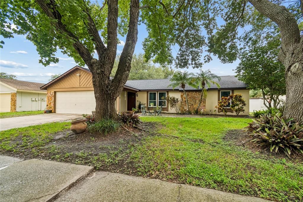 Active With Contract: $400,000 (3 beds, 2 baths, 1710 Square Feet)