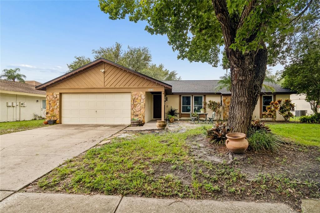 Active With Contract: $400,000 (3 beds, 2 baths, 1710 Square Feet)