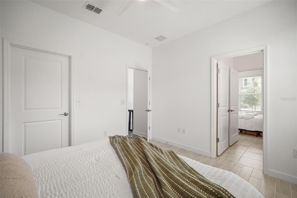 For Sale: $650,000 (4 beds, 3 baths, 2644 Square Feet)
