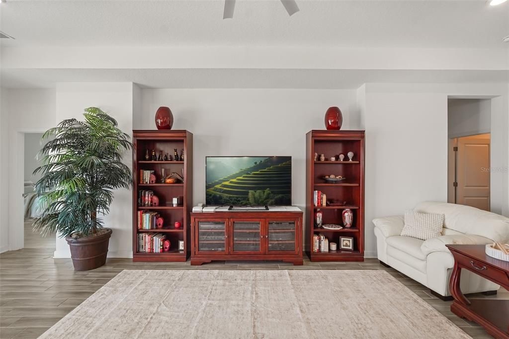 For Sale: $650,000 (4 beds, 3 baths, 2644 Square Feet)