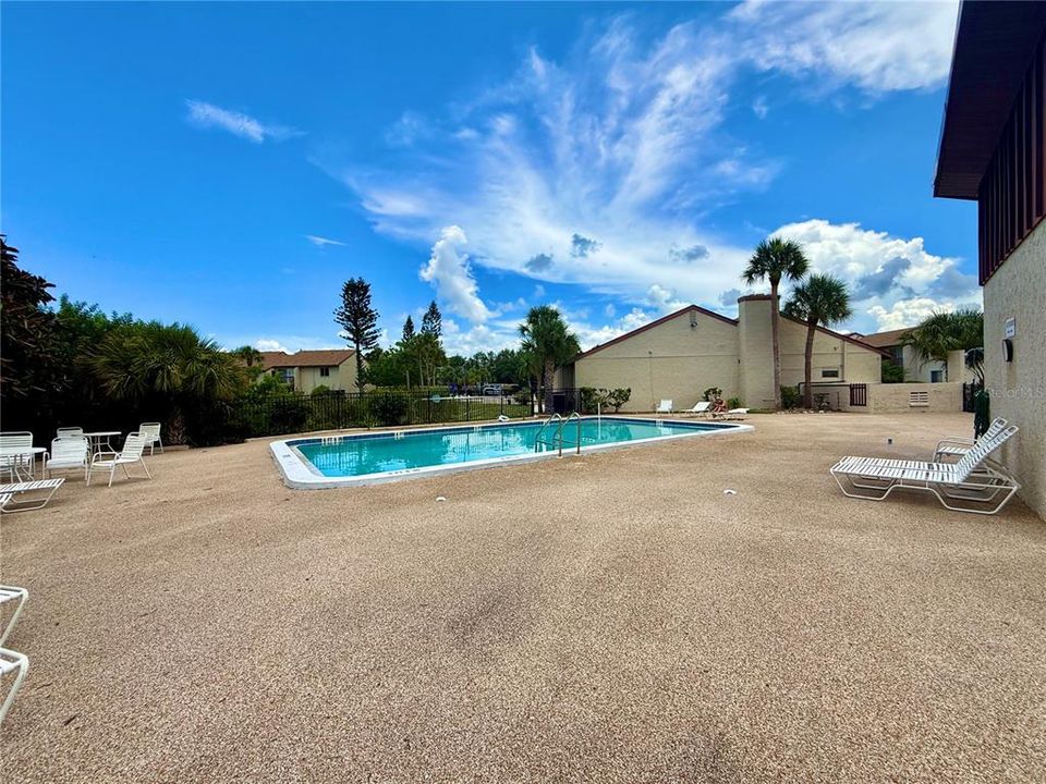For Rent: $1,500 (2 beds, 1 baths, 912 Square Feet)
