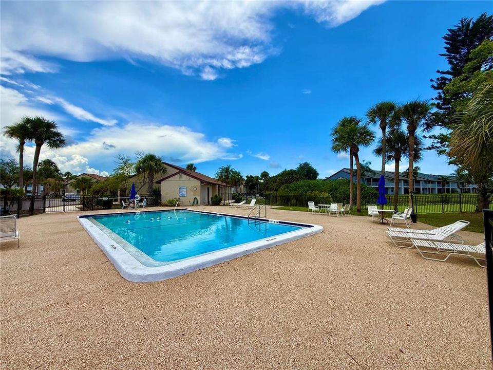 For Rent: $1,500 (2 beds, 1 baths, 912 Square Feet)