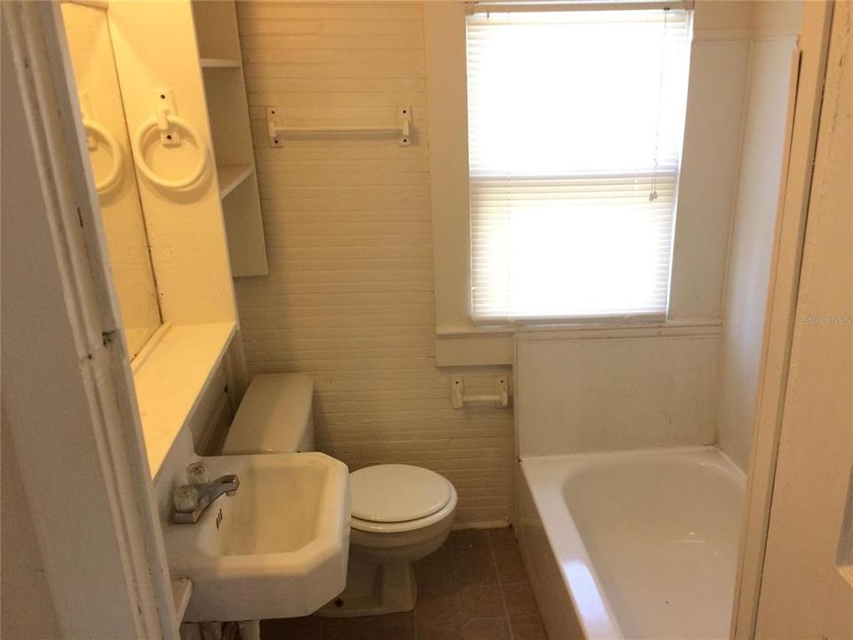 En Renta: $850 (1 camas, 1 baños, 702 Pies cuadrados)