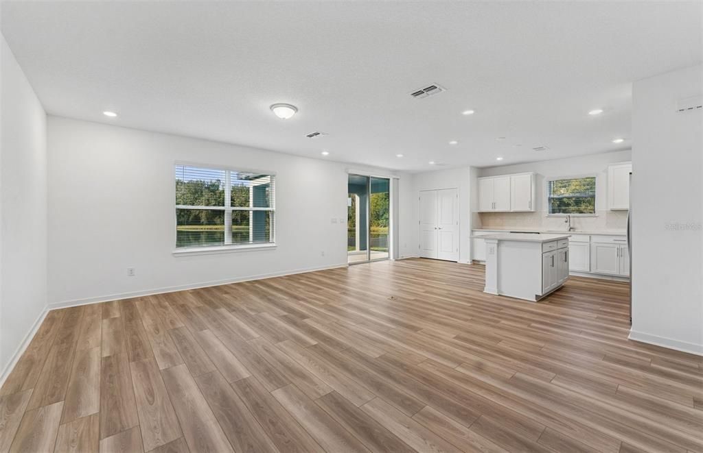 En Venta: $478,700 (5 camas, 3 baños, 2597 Pies cuadrados)