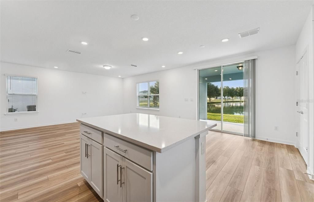 En Venta: $478,700 (5 camas, 3 baños, 2597 Pies cuadrados)