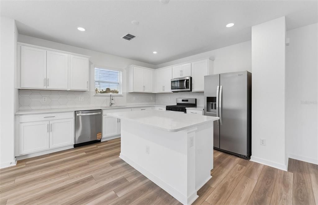 En Venta: $478,700 (5 camas, 3 baños, 2597 Pies cuadrados)