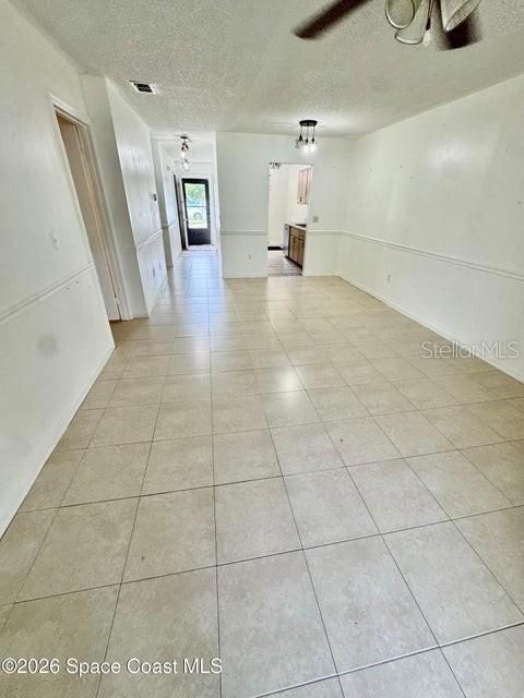 For Sale: $150,000 (2 beds, 2 baths, 962 Square Feet)