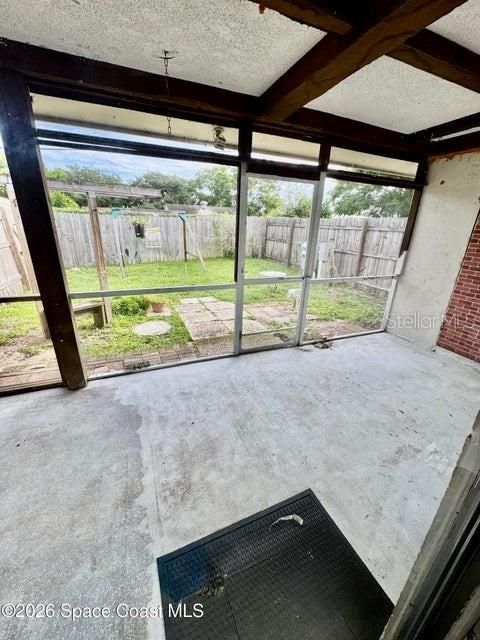 For Sale: $150,000 (2 beds, 2 baths, 962 Square Feet)