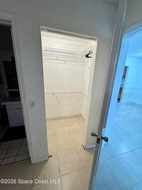 For Sale: $150,000 (2 beds, 2 baths, 962 Square Feet)