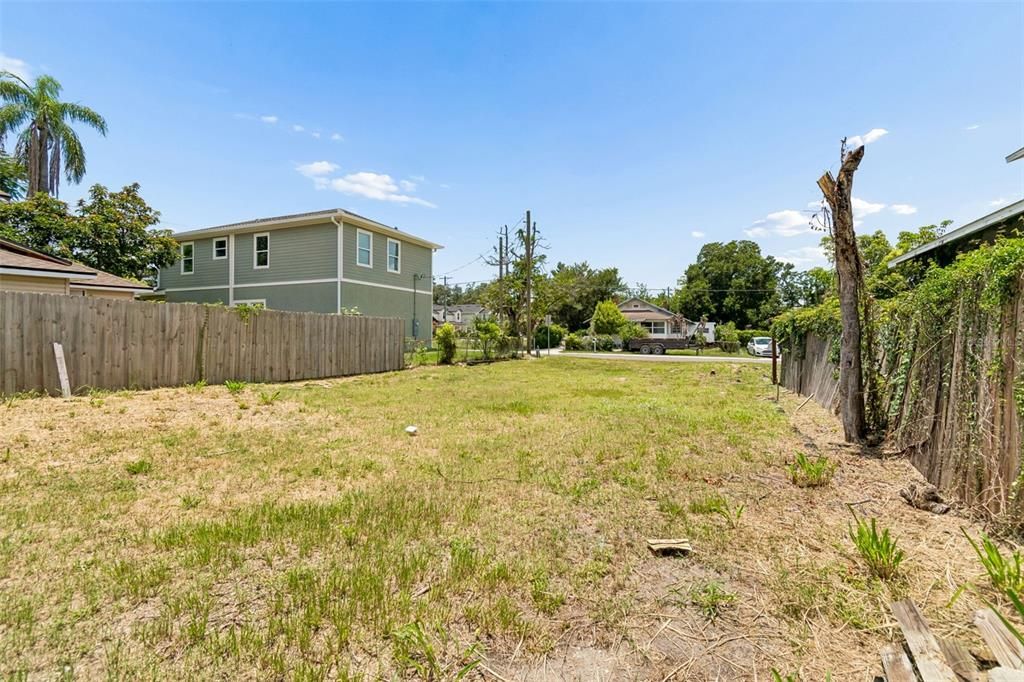 待售: $175,000 (0.14 acres)