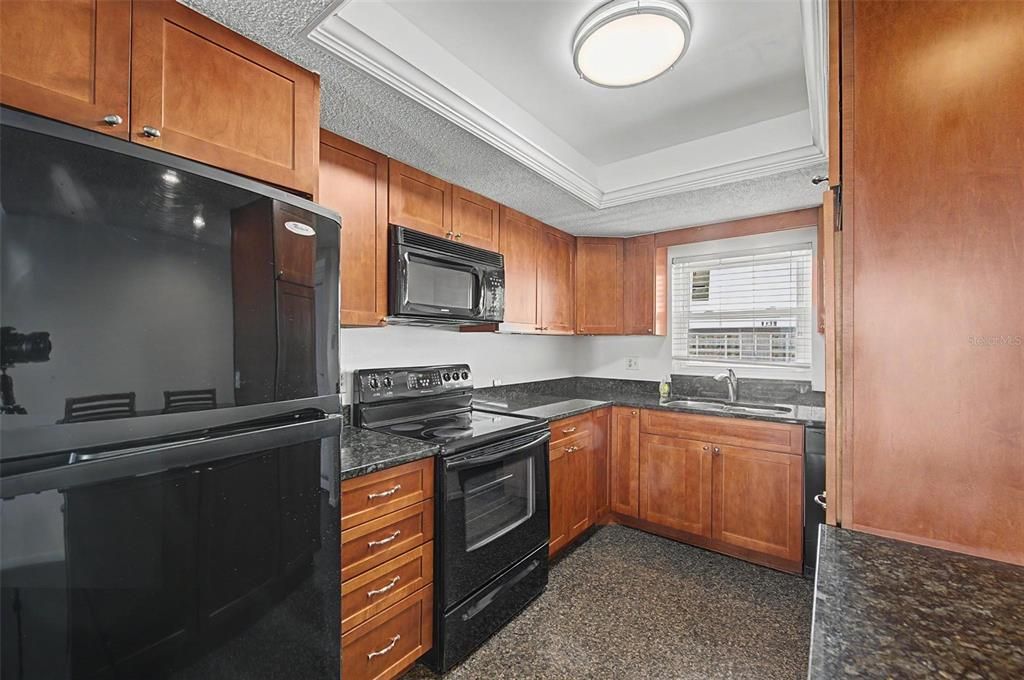 На продажу: $324,900 (2 спален, 2 ванн, 975 Квадратных фут)