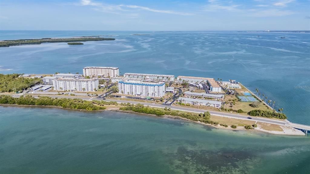 На продажу: $324,900 (2 спален, 2 ванн, 975 Квадратных фут)