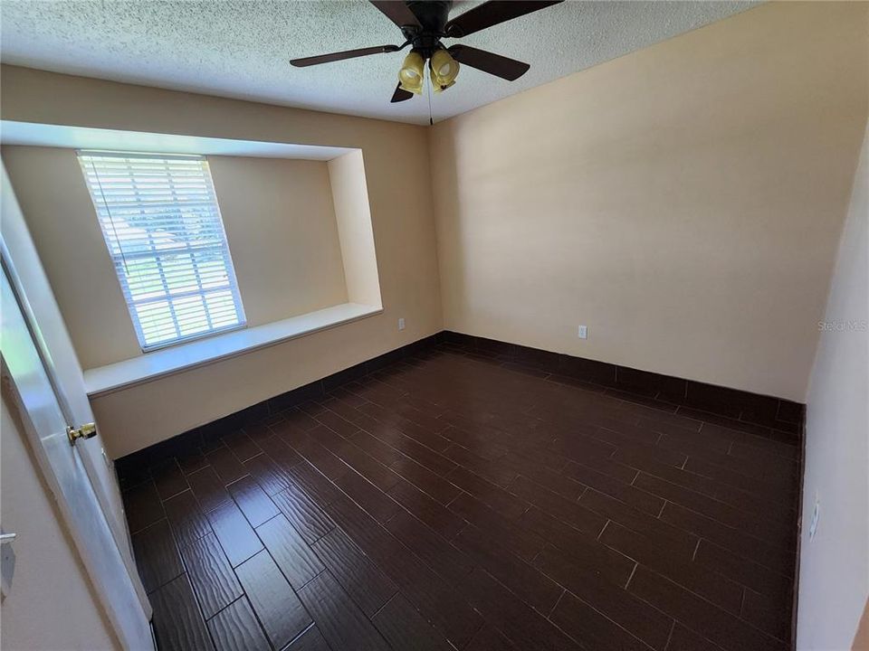 For Sale: $179,000 (3 beds, 2 baths, 1200 Square Feet)