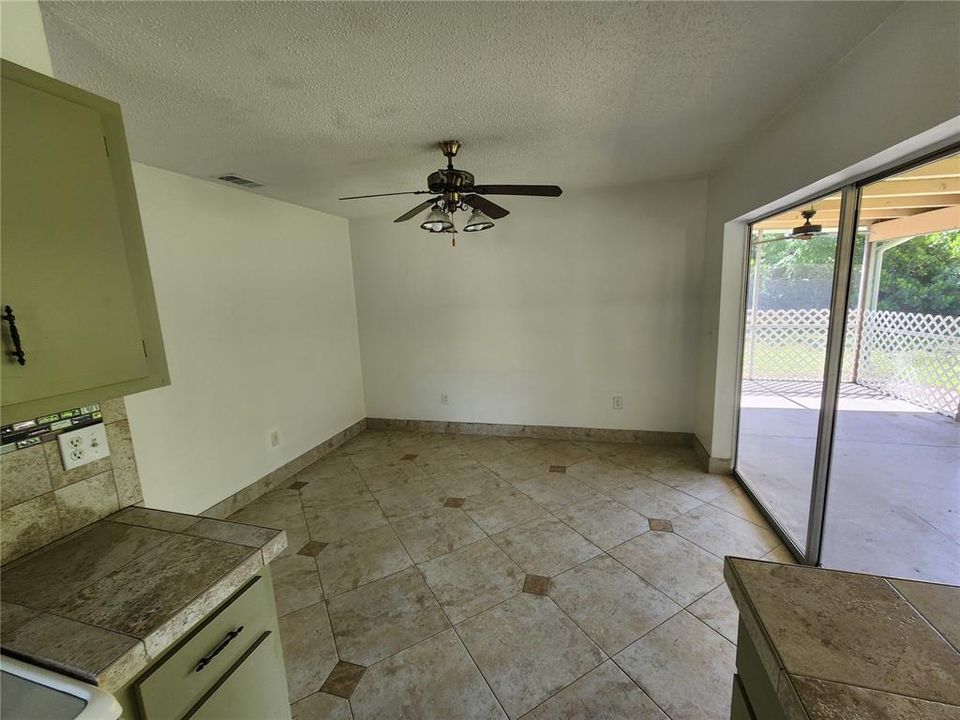 For Sale: $179,000 (3 beds, 2 baths, 1200 Square Feet)