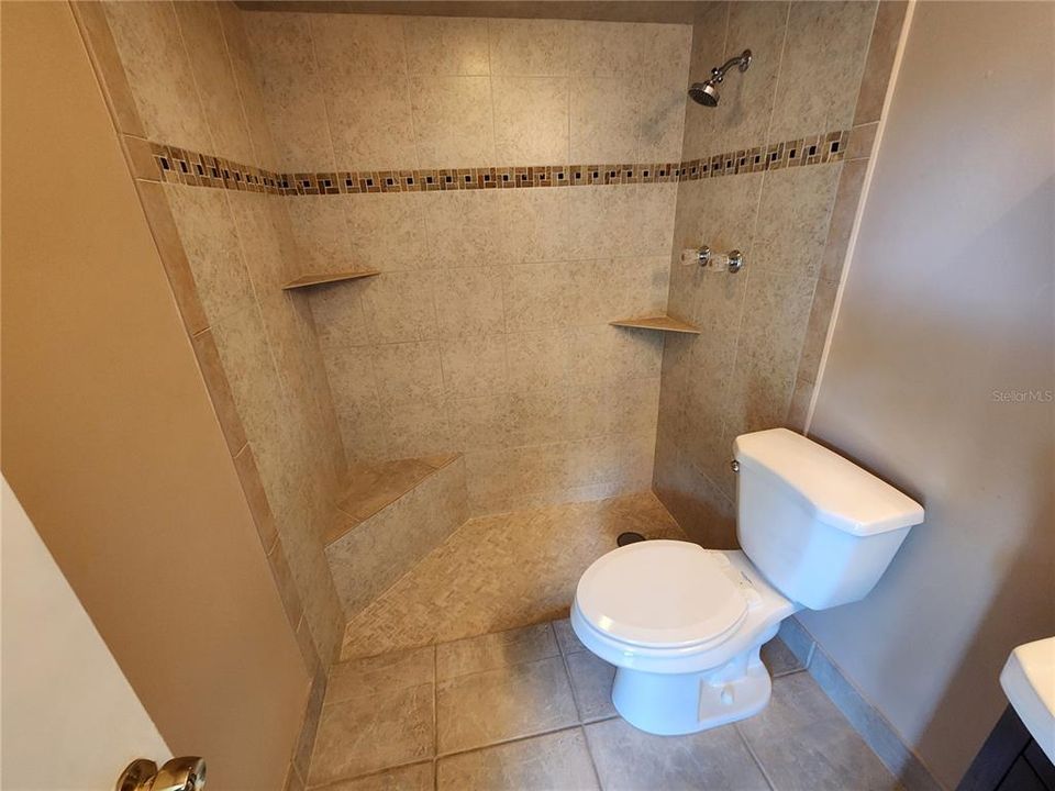 For Sale: $179,000 (3 beds, 2 baths, 1200 Square Feet)