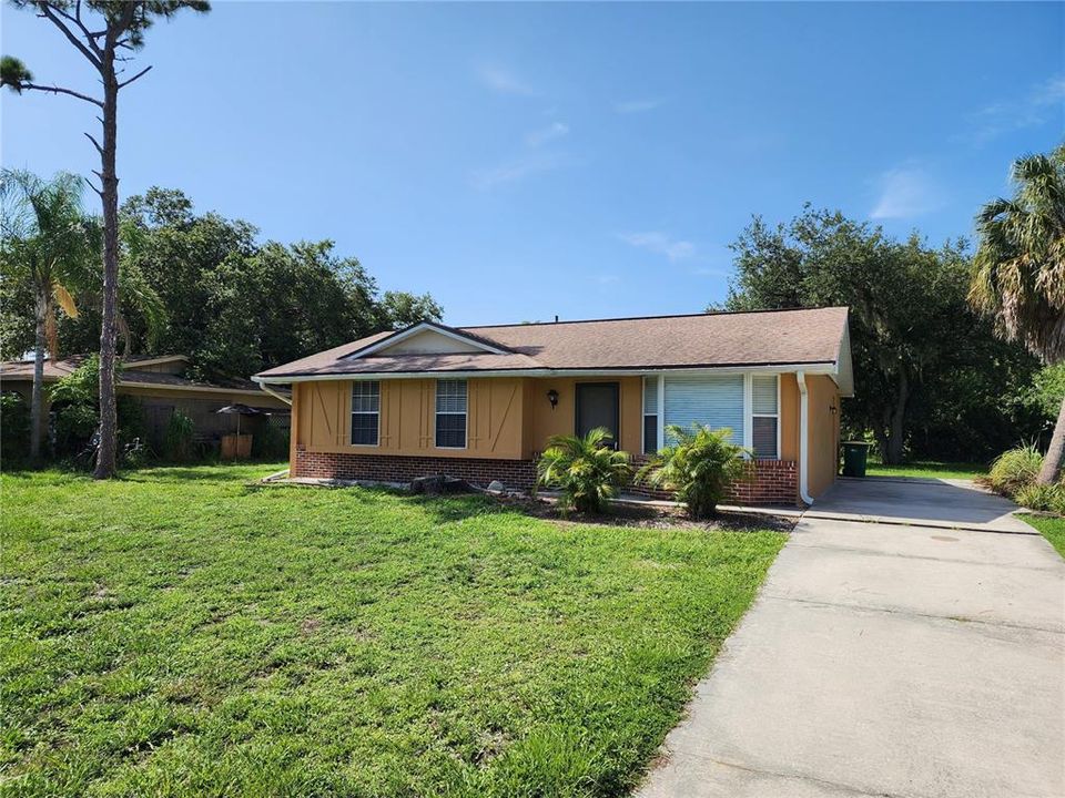 For Sale: $179,000 (3 beds, 2 baths, 1200 Square Feet)