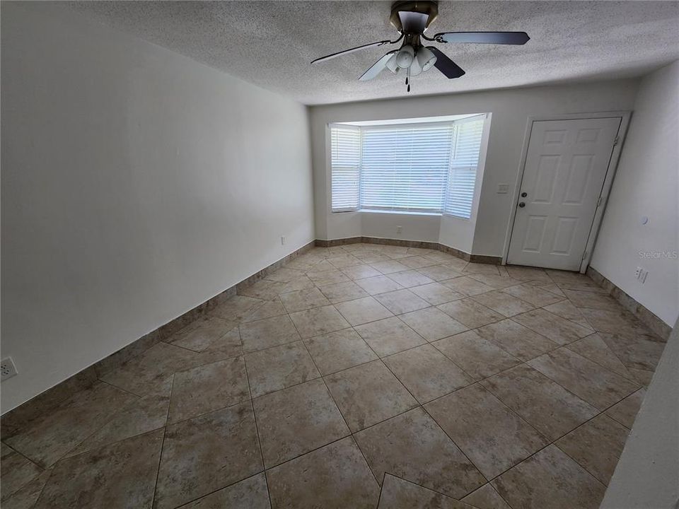For Sale: $179,000 (3 beds, 2 baths, 1200 Square Feet)